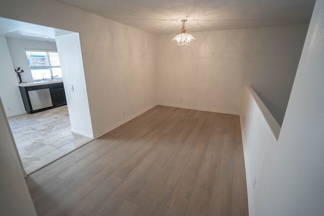 Building Photo - Charming 3-Bedroom Townhome with Dual Fireplaces and Pool Access in Stevenson Ranch!