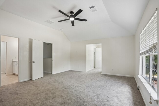 Building Photo - 4419 Crossvine Ave