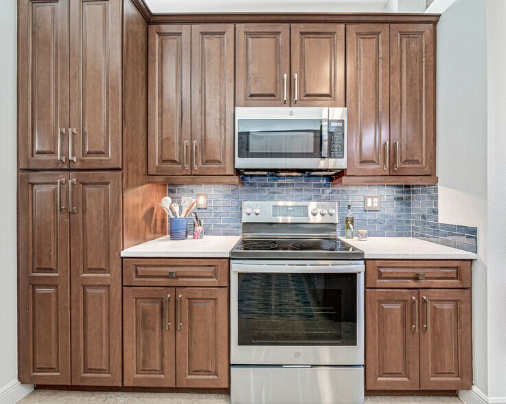 Building Photo - 9773 Bowline Dr