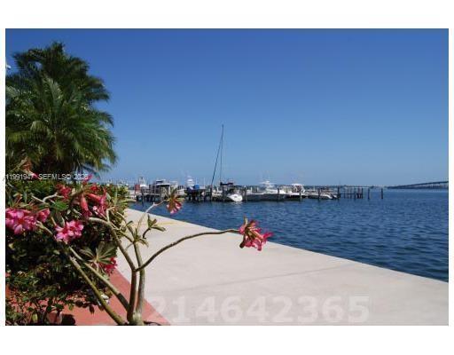 Building Photo - 1915 Brickell Ave