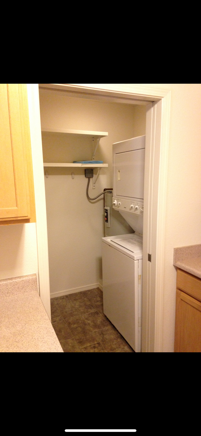 Laundry in pantry off Kitchen - 75-5743 Alahou St