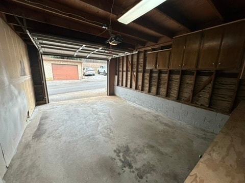 Garage - 35352 Yucaipa Blvd