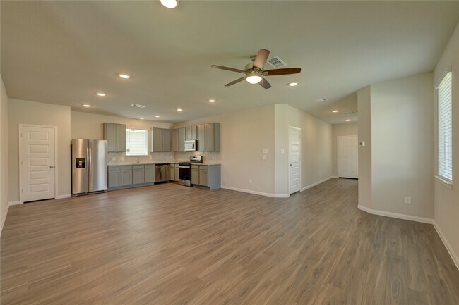 Building Photo - 13856 Goldeye Dr
