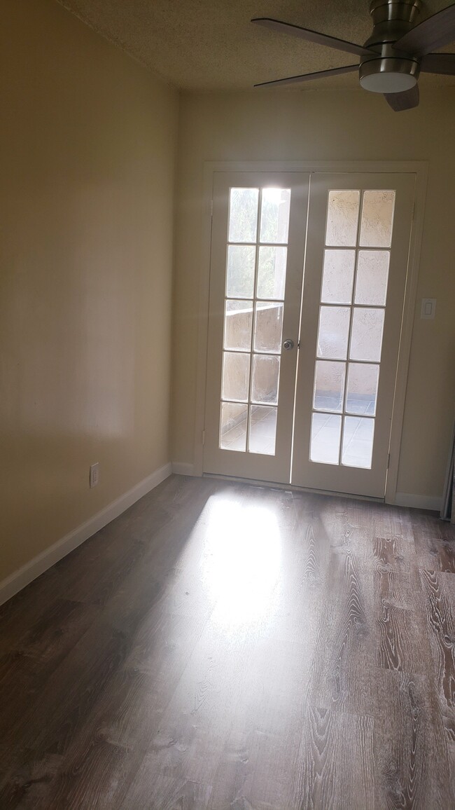 Building Photo - 4455 Overland Ave