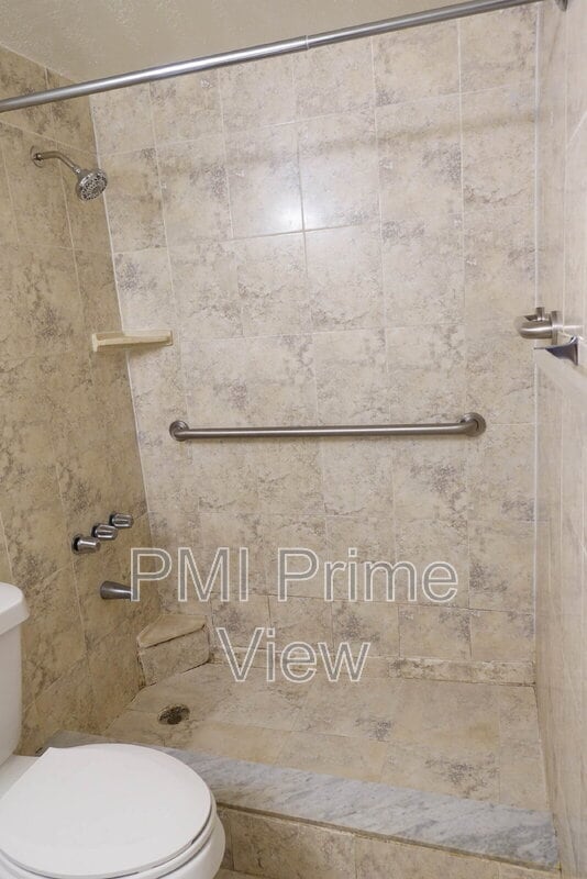 Building Photo - 505 NW 72nd Ave