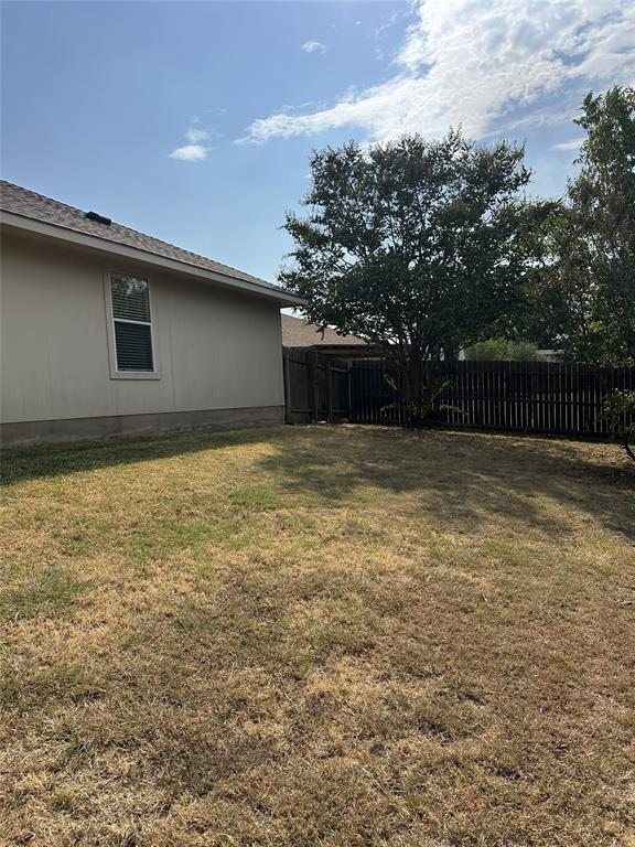Building Photo - 722 Ranier Ln