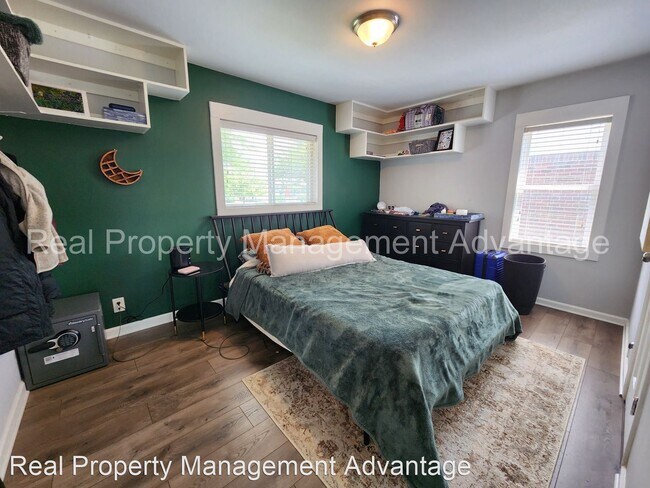 Building Photo - 4 br, 2 bath House - 23045 Church St.