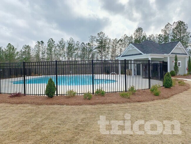 Building Photo - 2137 Hudson Dr