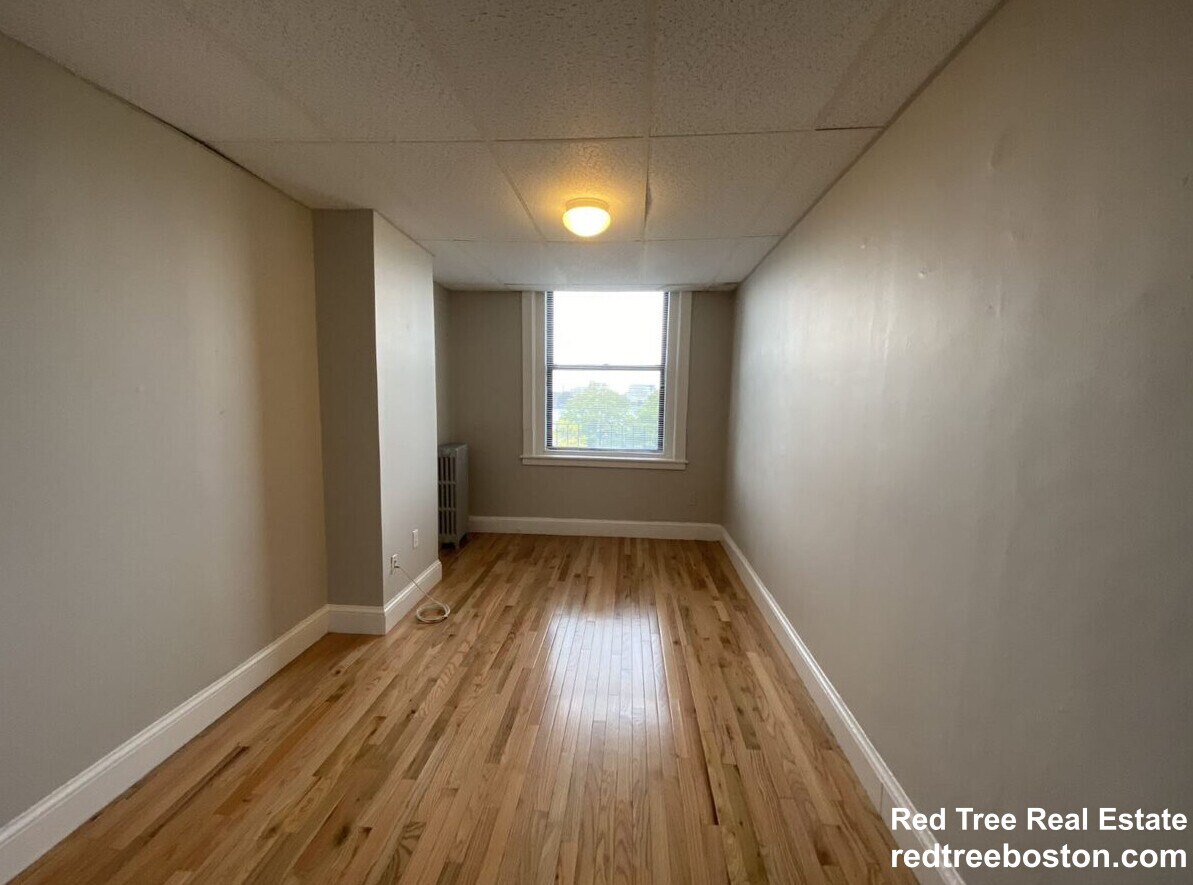 Building Photo - 649 Washington St