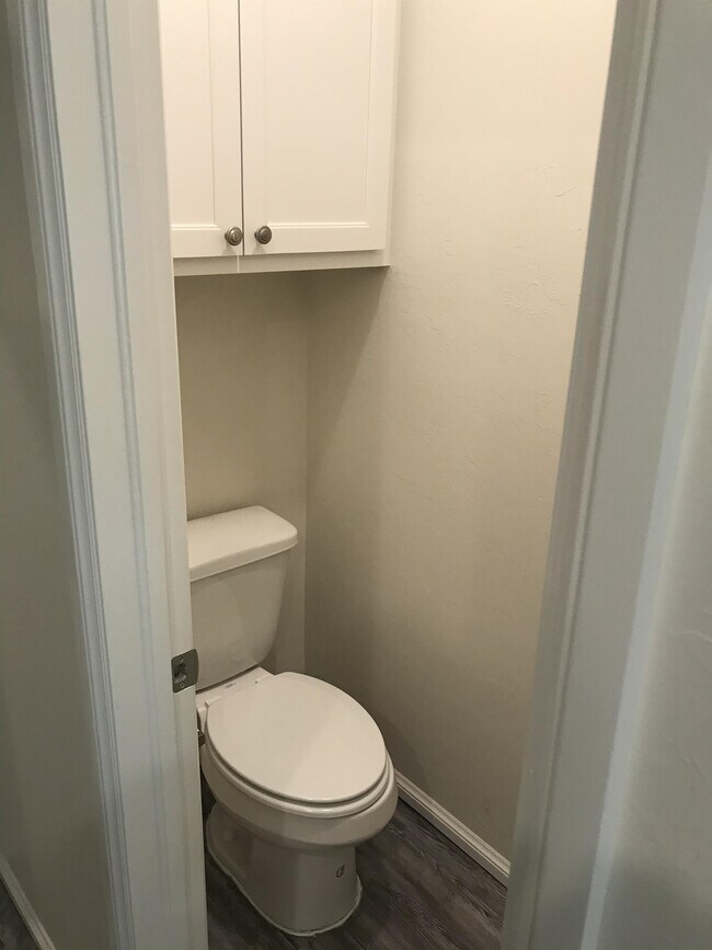 Building Photo - 2424 Alta Vista Ln