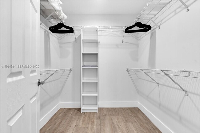 Building Photo - 617 NW 30th Ct