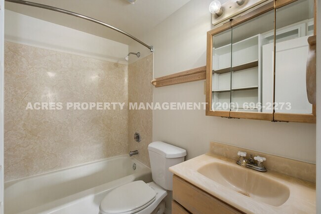 Building Photo - 17041 34th Ave S