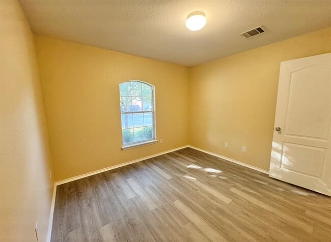 Building Photo - 12809 Wood Lily Tr