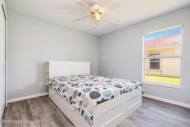 Building Photo - 651 Benton Dr