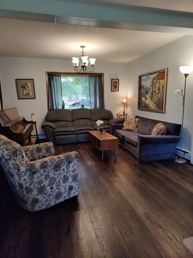 Building Photo - 721 E Emerson St