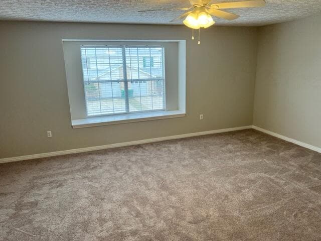 Building Photo - "Charming 2-Bed, 2-Bath Townhouse Retreat ...