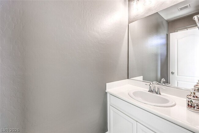 Building Photo - 12420 Pinetina St