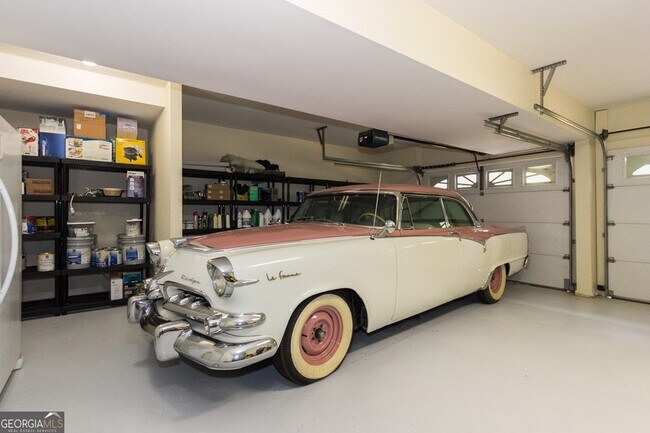 Building Photo - 5166 Wheeler Dr