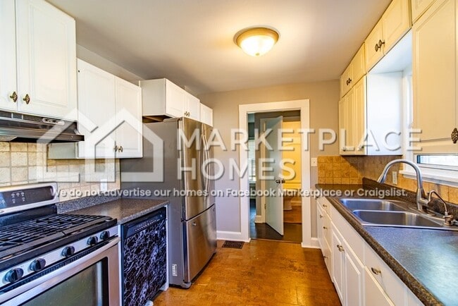 Building Photo - 3301 Brewer Dr