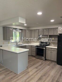 Building Photo - 245 Abrams Way