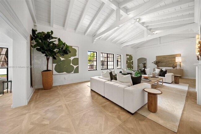 Building Photo - 3500 Flamingo Dr