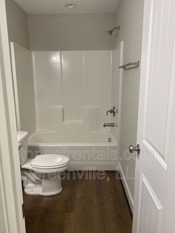 Building Photo - 182 Sherwood Dr