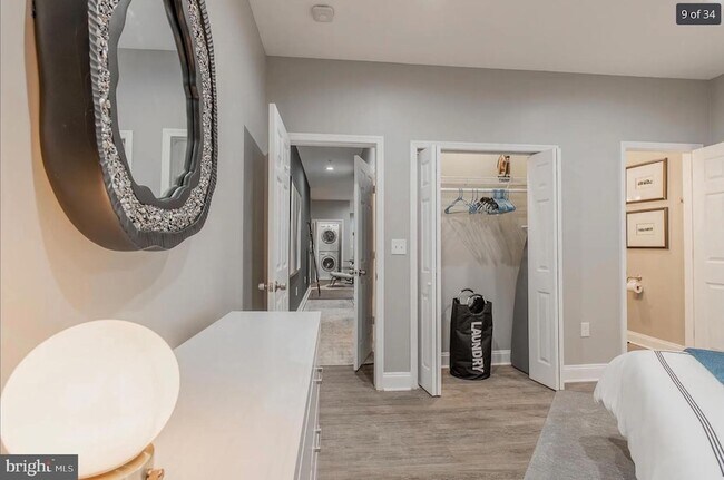 Building Photo - 3221 Noble St