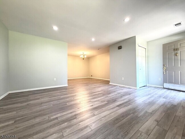 Building Photo - 511 Dunn Cir