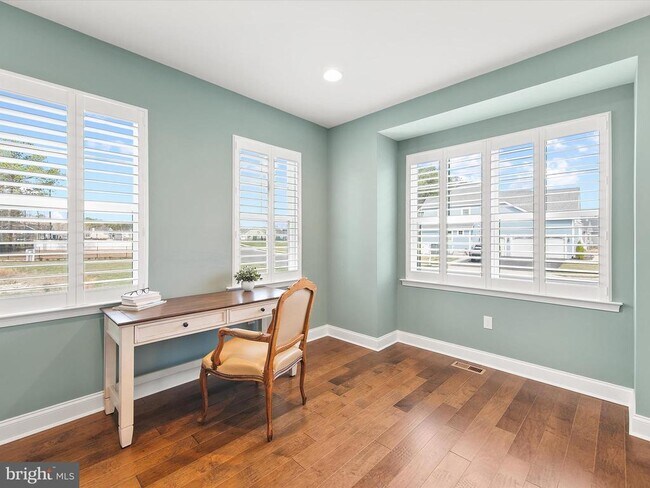 Building Photo - 26300 Tributary Blvd