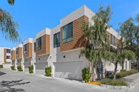 Building Photo - 1055 32nd St