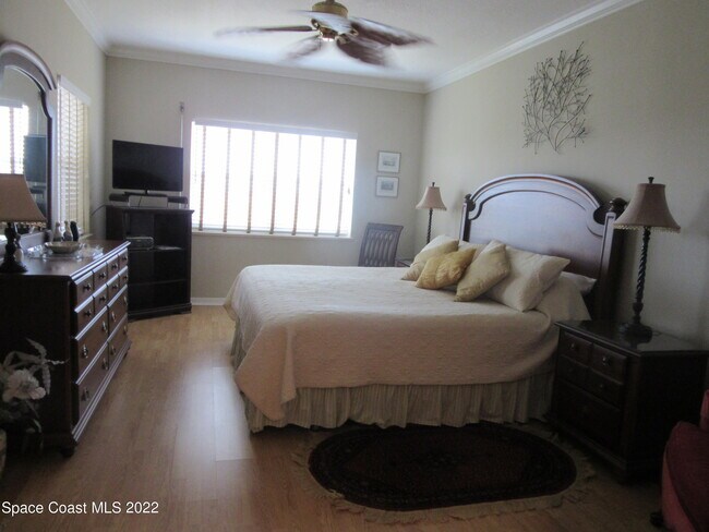 Building Photo - 8951 Lake Dr