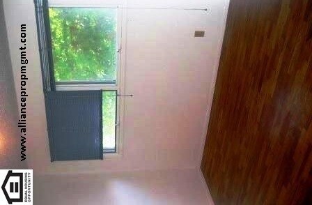 Building Photo - Light & Bright Dog Friendly House In A Great Location!