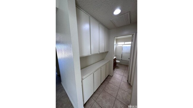 Building Photo - 1841 Burnside Dr