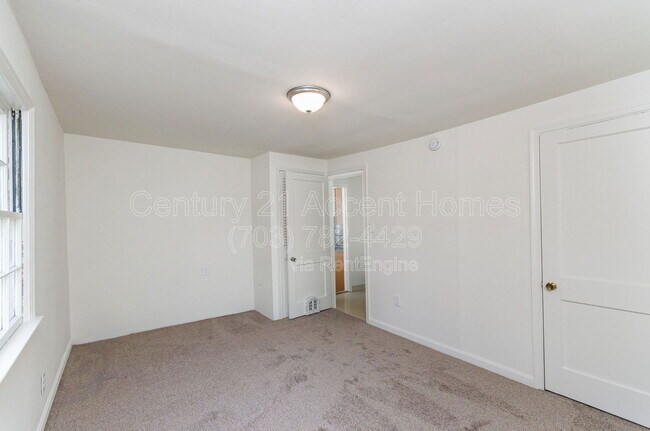 Building Photo - 7800 Schelhorn Rd