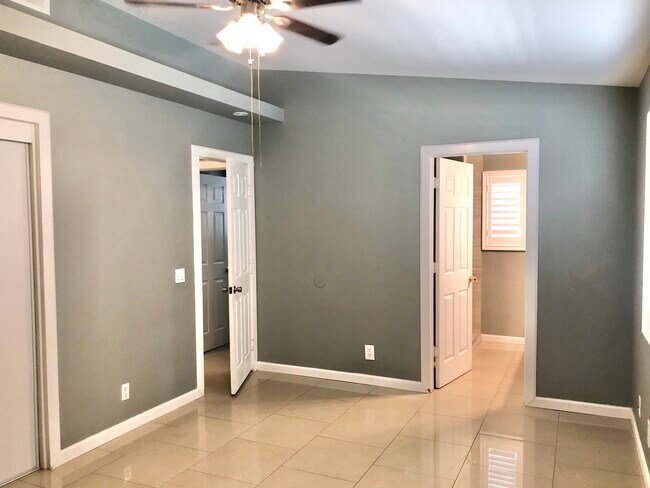 Building Photo - 68180 Calle Azteca