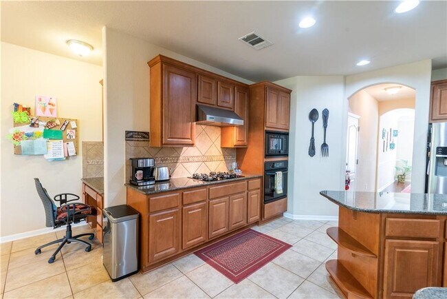 Building Photo - 6801 Magenta Ln