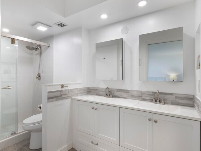 Building Photo - 955 Egret Cir