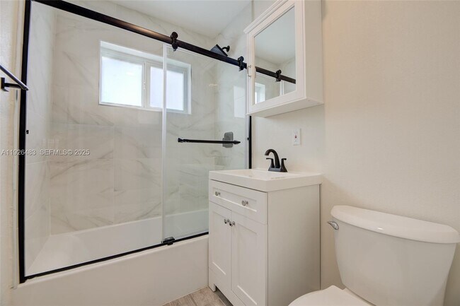 Building Photo - 610 N 31st Ct