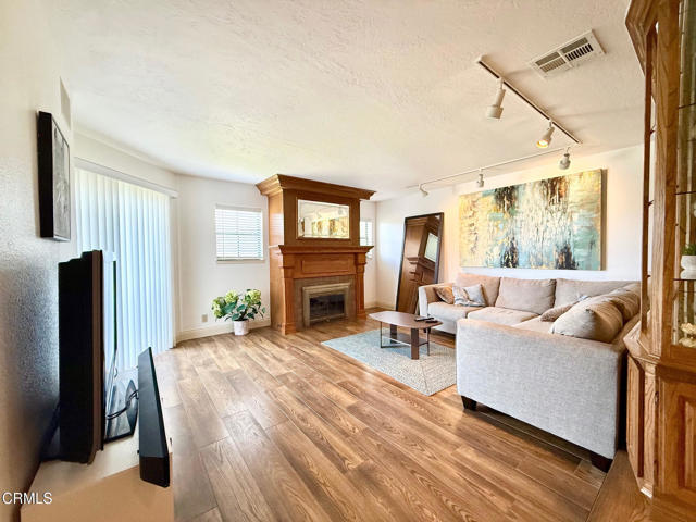 Building Photo - 615 Island View Cir