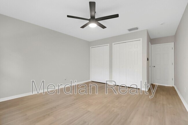 Building Photo - 4920 Tangerine Ave