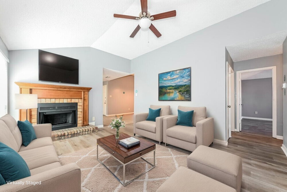 Building Photo - 1112 Paintbrush St