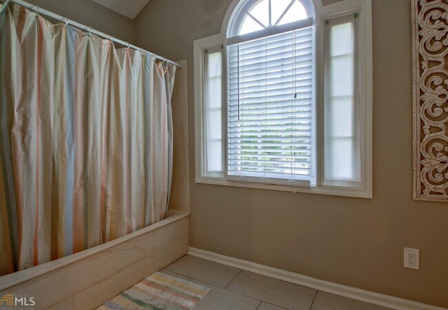 Building Photo - 208 Wysteria Ct