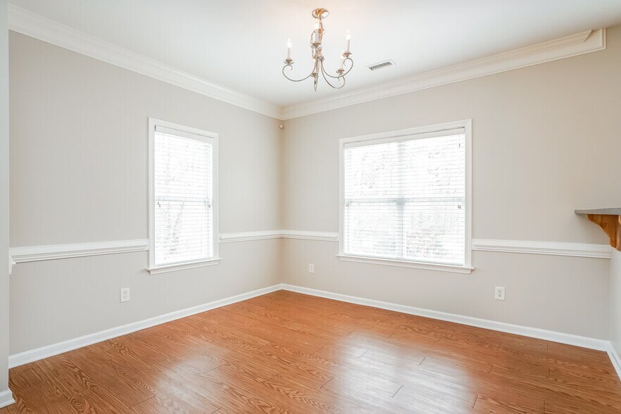 Building Photo - 180 Willowbrook Cir