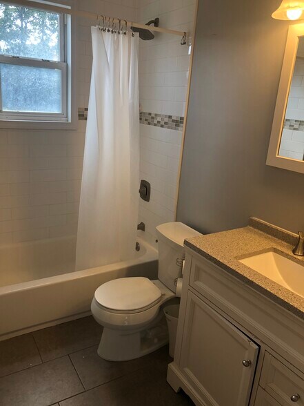 Building Photo - 2101 Park Ave