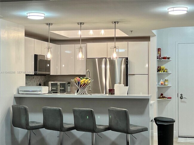 Building Photo - 2681 N Flamingo Rd