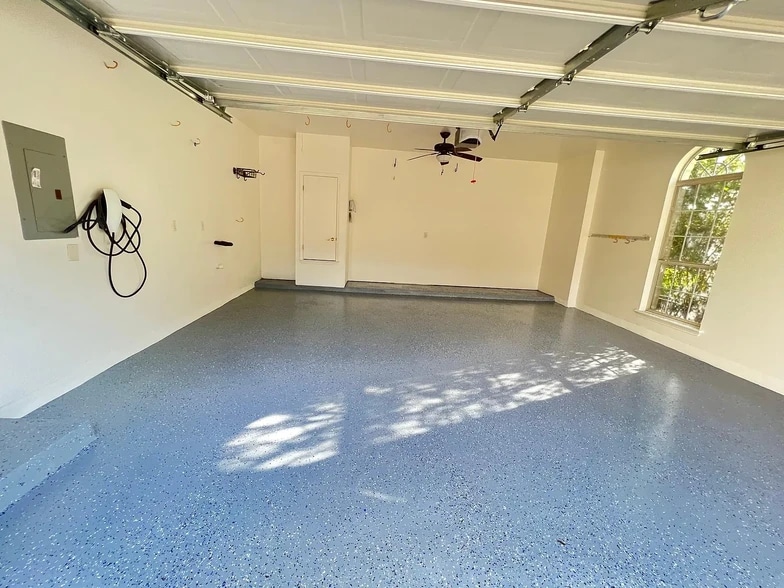 Building Photo - 2251 Shark Loop