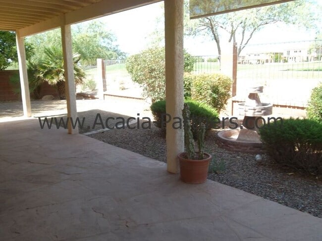 Building Photo - 4 Bedroom  in gated community on Golf Course