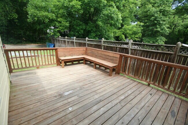 Building Photo - Perfect 3BR Home by Duke - All Appliances ...