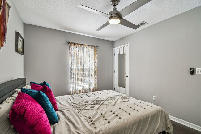 Building Photo - 1168 Bass Blvd