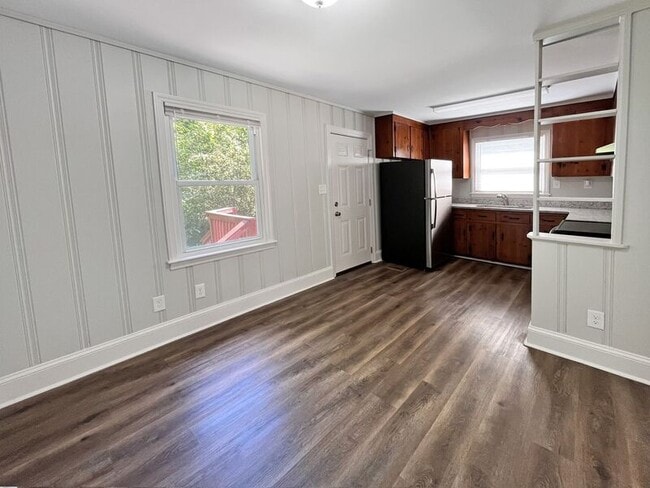 Building Photo - 4332 Welling Ave